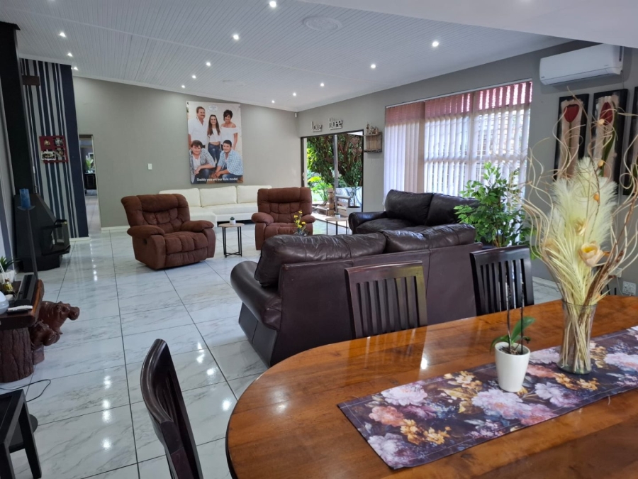 4 Bedroom Property for Sale in Fichardt Park Free State